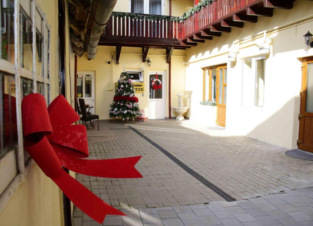 Pensiunea Casa Helis Gazde/Camere de închiriat *